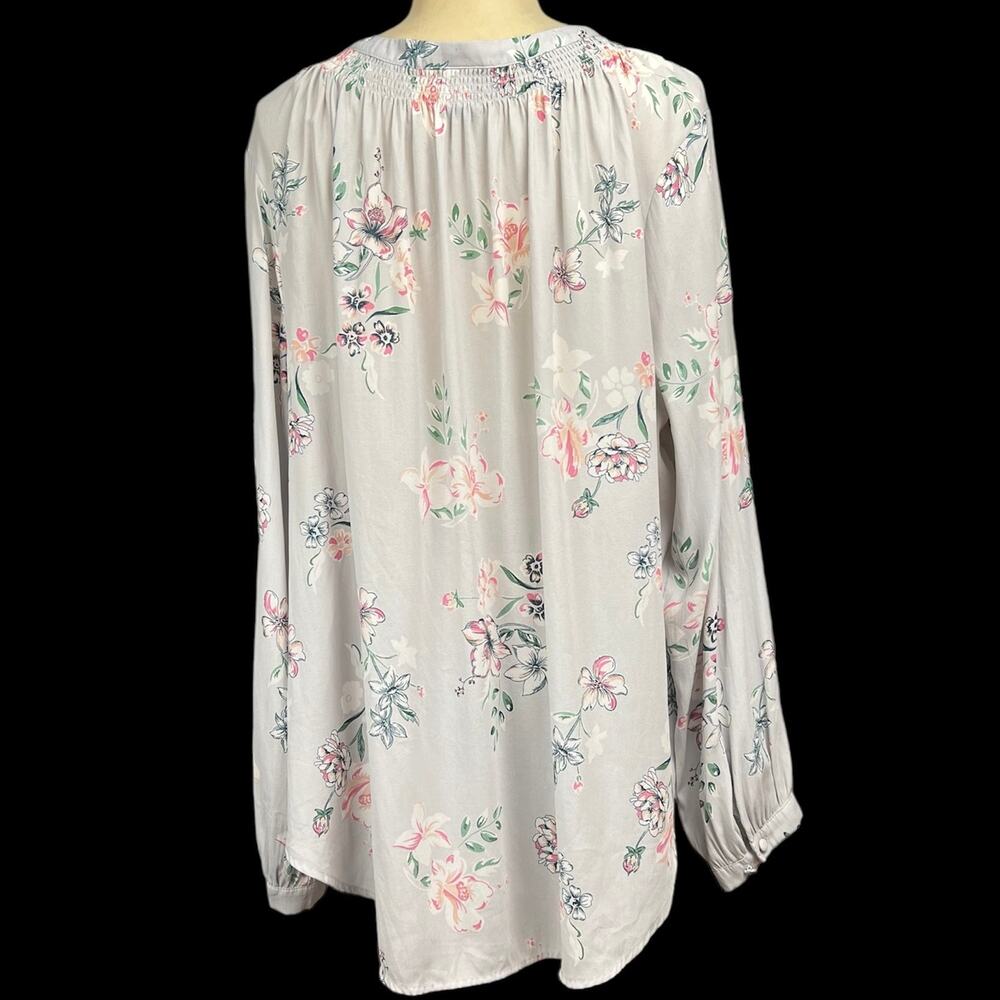TORRID Woman’s Semi-sheer Floral Chiffon Tunic Blouse Puff Sleeve  Smocking  2X - Picture 3 of 10